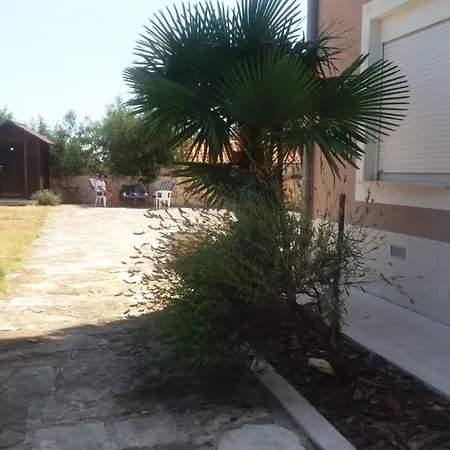 Apartma Andrea شقة ميدولين